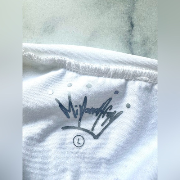 Designer Beaded Eyelash & Lip Graphic Tee – Size Large, White Statement T-Shirt - Picture 2 of 3